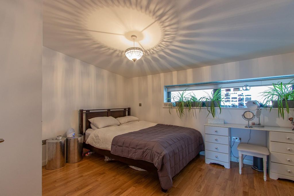 Additional image 8 of 2 bed flat for saleGwynt Mews, Cathedral Road, Pontcanna, Cardiff CF11