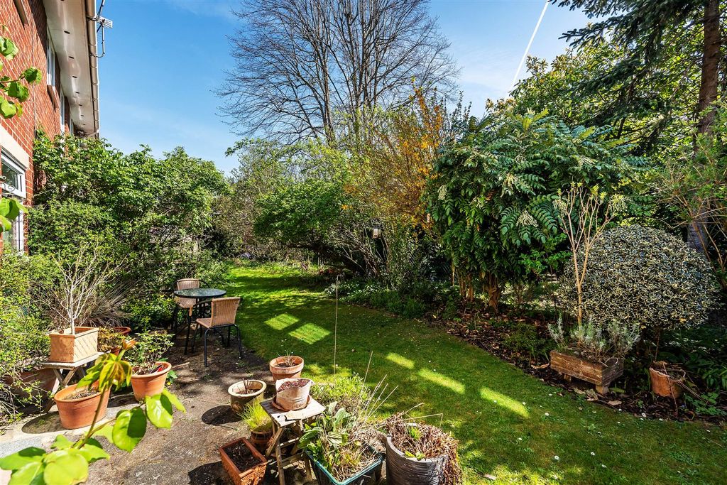 Additional image 9 of 2 bed maisonette for saleMoat Court, Ashtead KT21