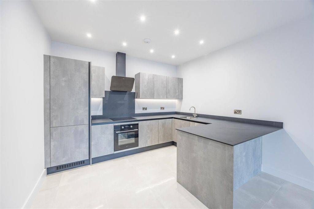 Additional image 4 of 2 bed flat for saleCherry View, Beech Road, Benfleet SS7