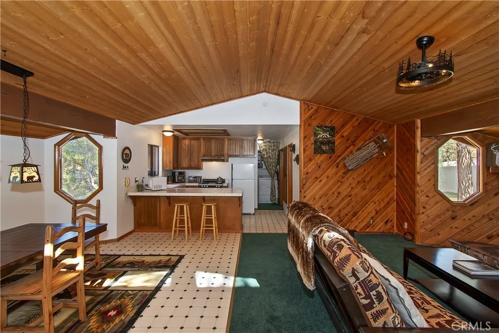 Additional image 44 of 843 Victoria Ln, Sugarloaf, CA 92386