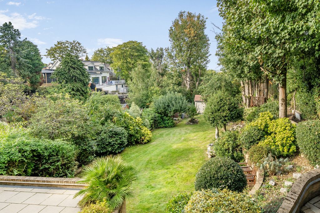 Additional image 25 of 8 bed detached house for saleFremantle Road, Belvedere DA17