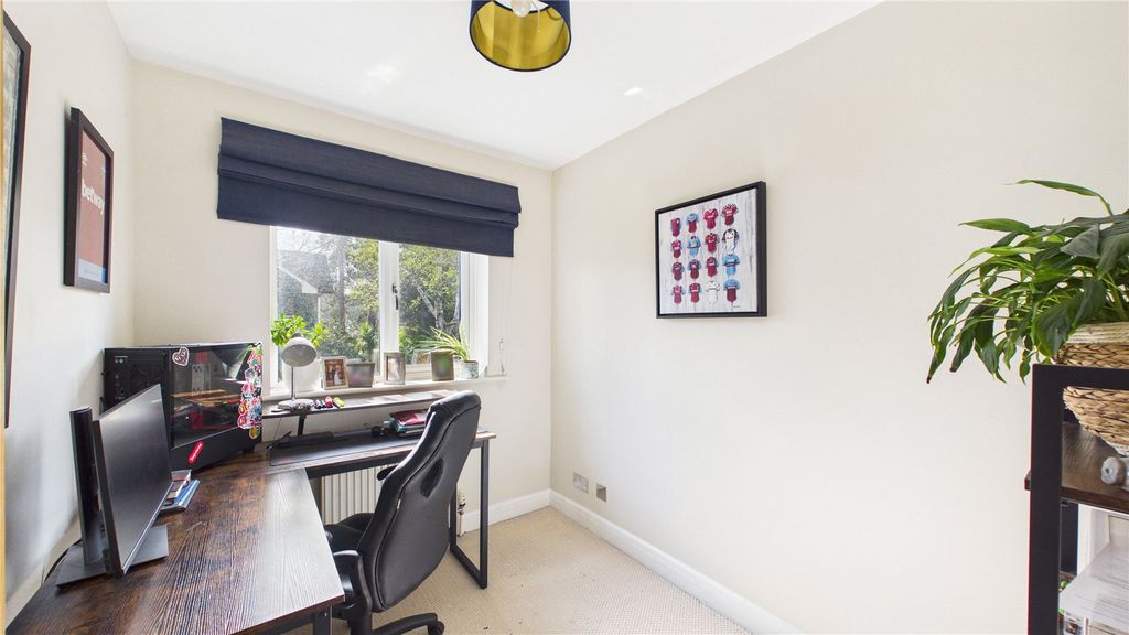 Additional image 18 of 6 bed detached house for saleBagshot, Surrey GU19