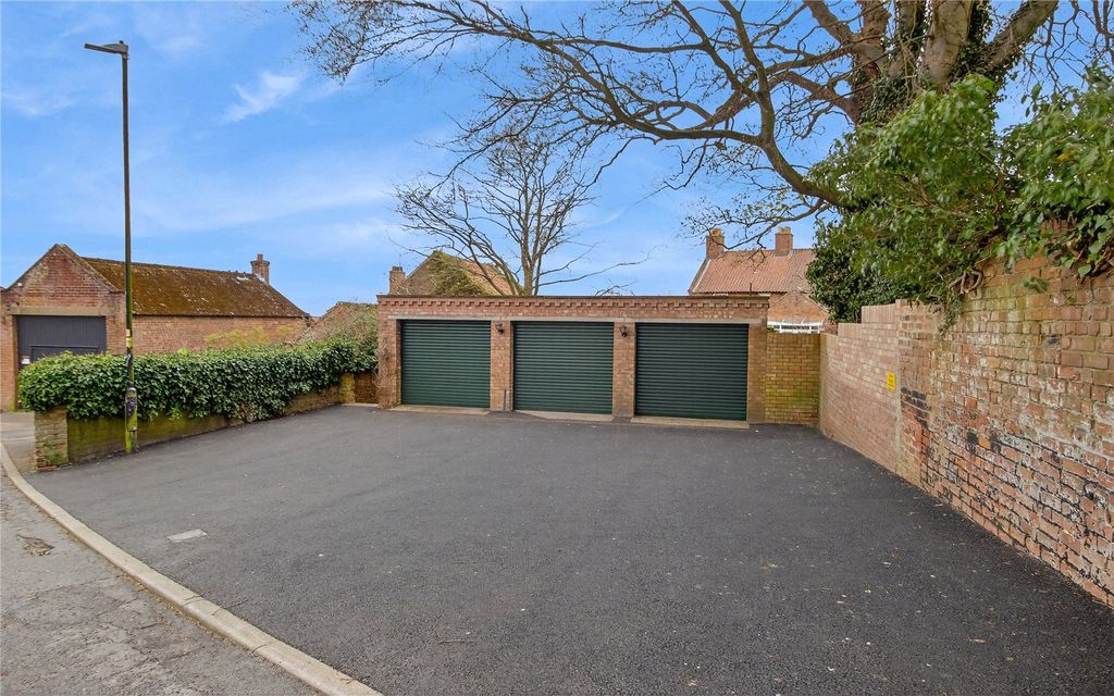 Additional image 20 of 4 bed terraced house for saleBeauclerk House, 13 South Street, Caistor, Market Rasen LN7