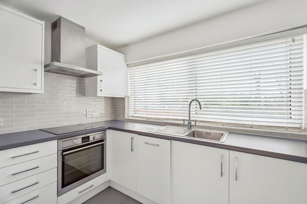 Additional image 2 of Studio for saleWhite Hill Court, Berkhamsted, Hertfordshire HP4