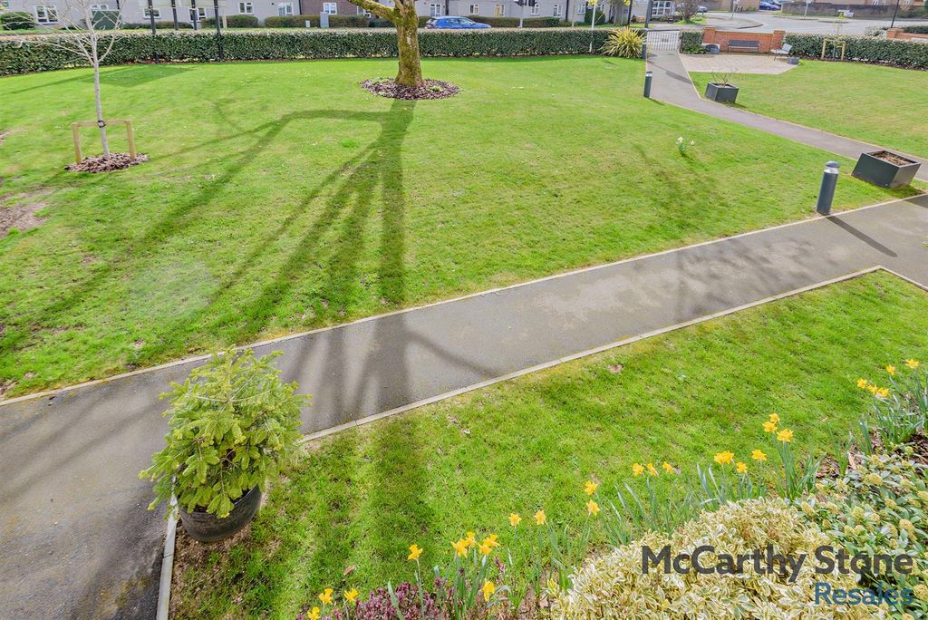 Additional image 30 of 2 bed flat for saleQueen Elizabeth Place, Orchard Lane, Alton GU34