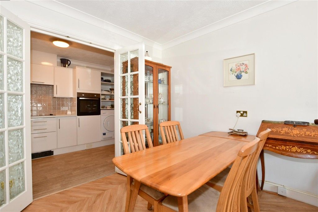 2 bed flat for saleQueen Street, Arundel, West Sussex BN18