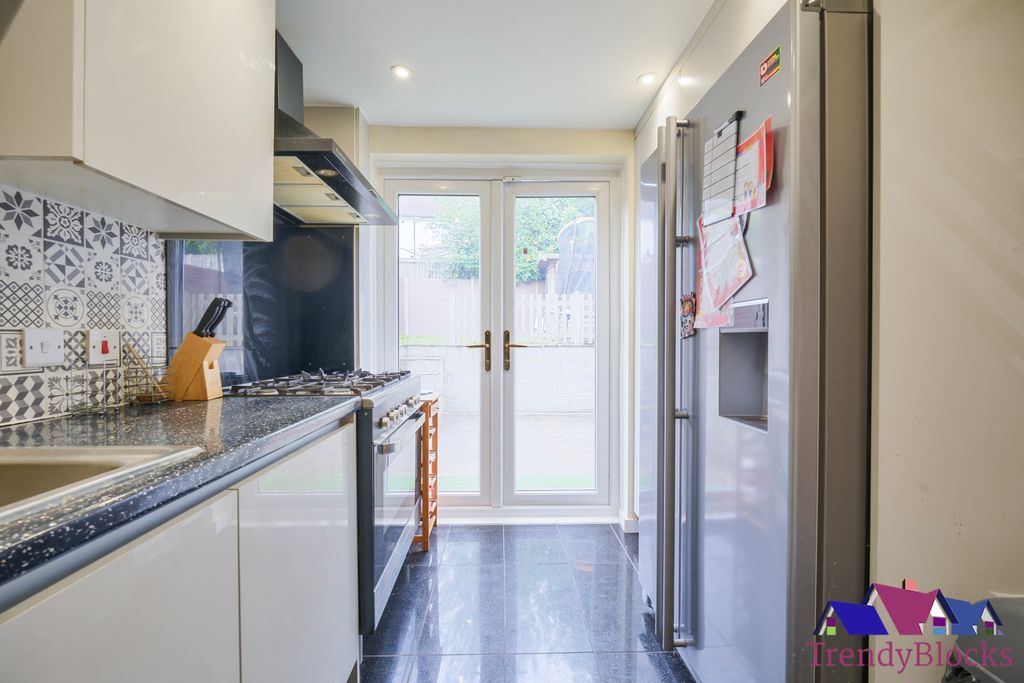 Additional image 9 of 3 bed terraced house for saleHillborough Grove, Chatham ME5