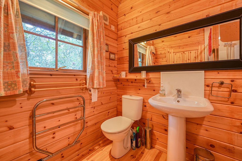 Additional image 19 of 4 bed chalet for sale2 Broallan, Beauly IV4