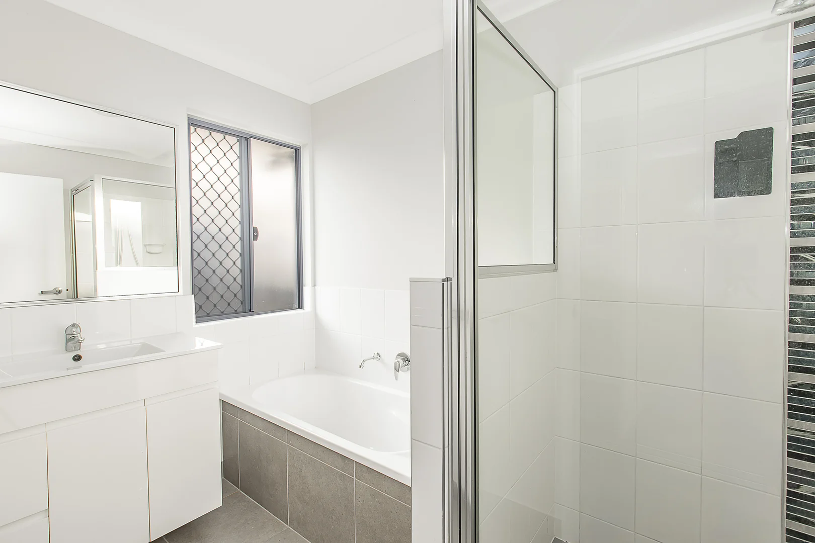 28 Delaware Green, Mount Louisa QLD 4814 photo 5
