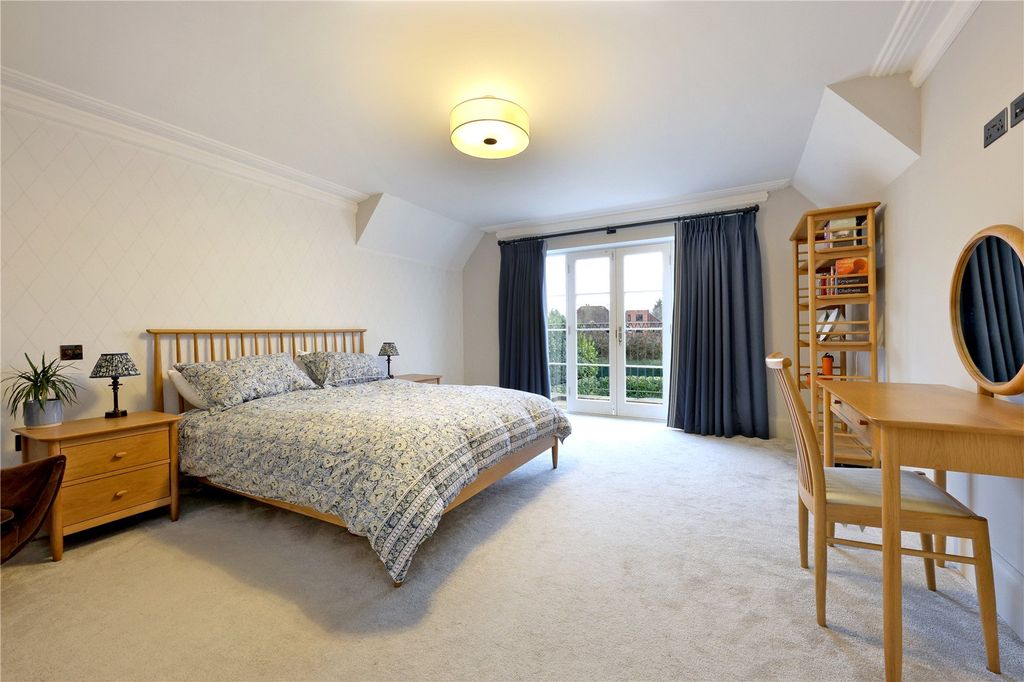 Additional image 14 of 6 bed detached house for saleGregories Farm Lane, Beaconsfield, Buckinghamshire HP9