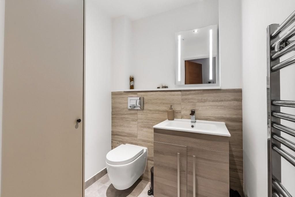 Additional image 12 of 2 bed flat for saleDeepdene Avenue, Dorking RH5