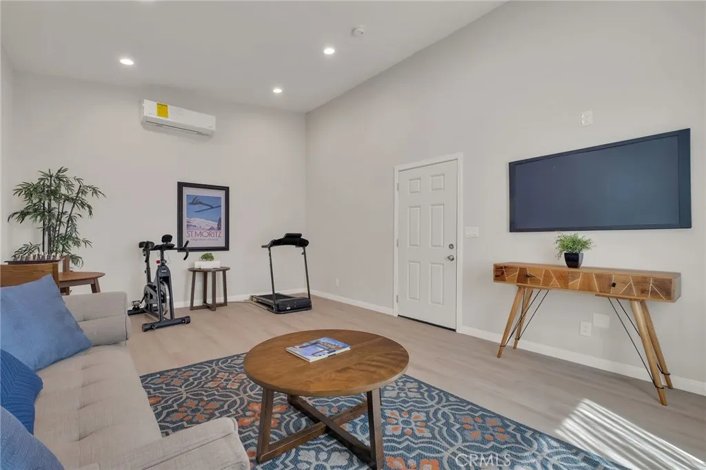 Additional image 33 of 3827 Lomina Ave, Long Beach, CA 90808
