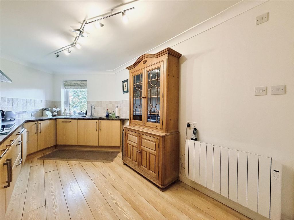 Additional image 7 of 2 bed flat for saleDunham Road, Altrincham WA14