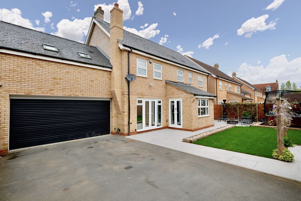 Additional image 16 of 5 bed detached house for saleDevon Drive, Biggleswade SG18