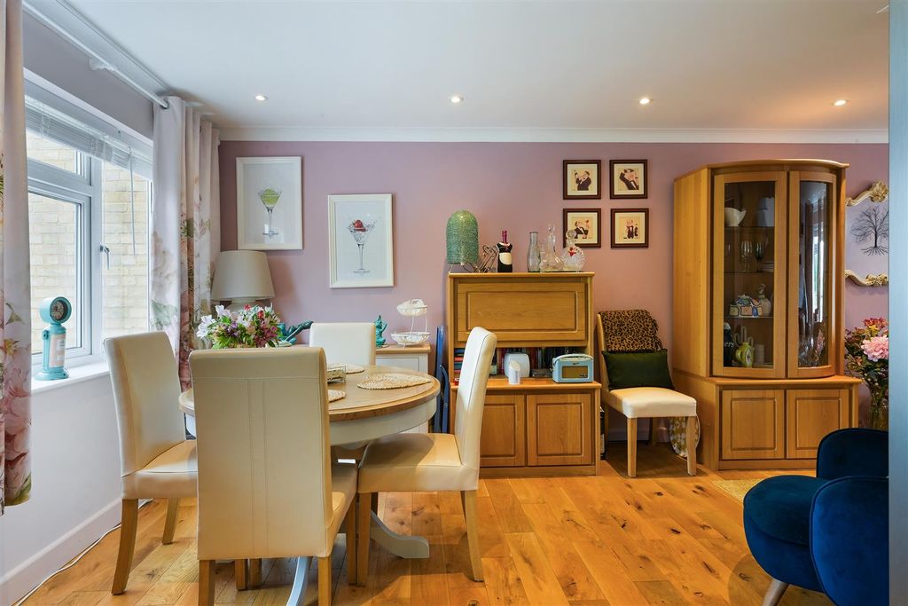 Additional image 8 of 2 bed flat for saleWell House, Woodmansterne Lane, Banstead SM7