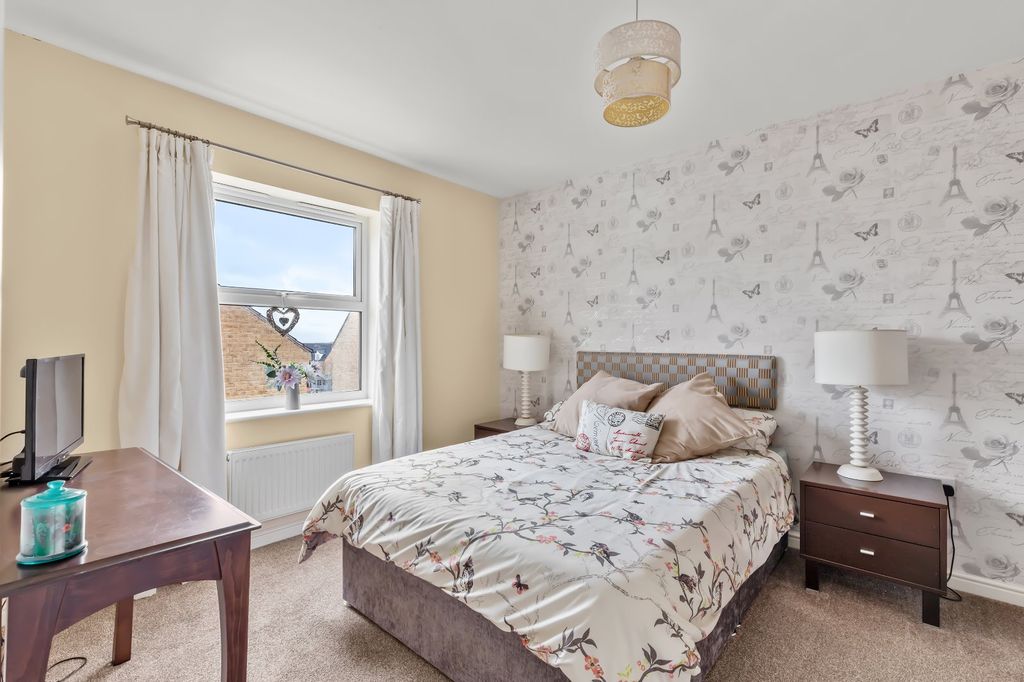 Additional image 9 of 6 bed detached house for saleAgincourt Drive, Bingley, West Yorkshire BD16