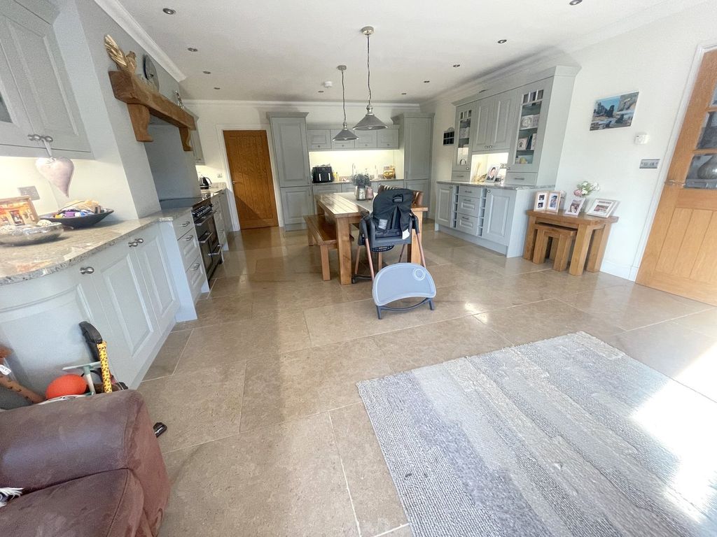 Additional image 6 of 4 bed farm for saleHeol Llanelli, Pontyates SA15