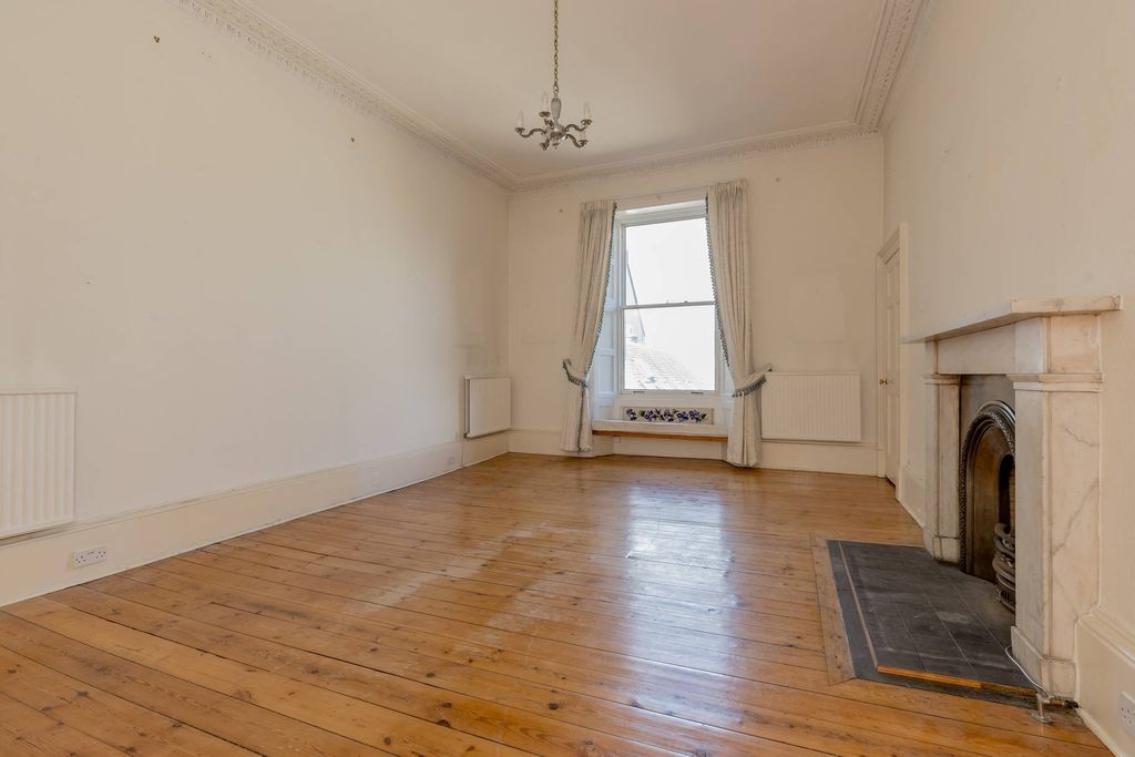 Additional image 4 of 3 bed flat for saleGeorge Street, Edinburgh EH2