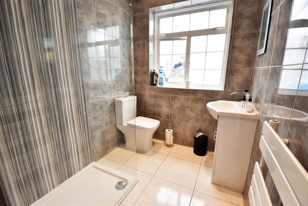 Additional image 5 of 5 bed semi-detached bungalow for saleHadley Road, Belvedere DA17