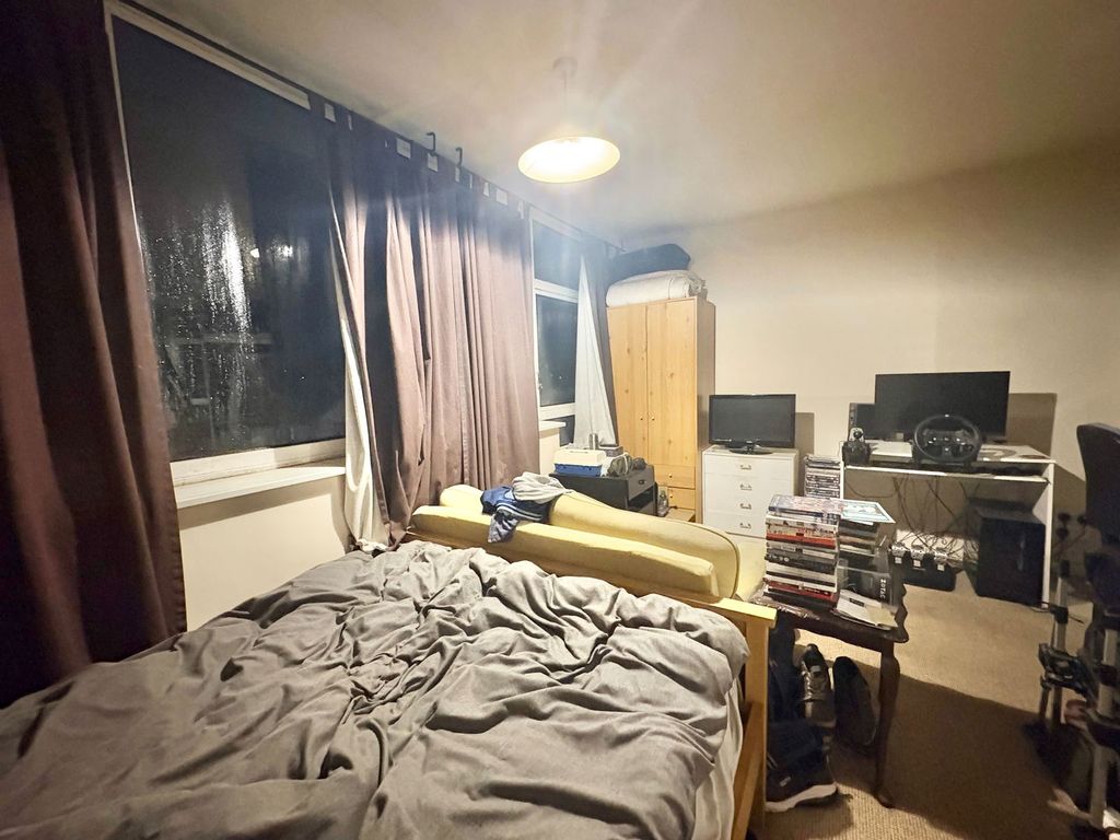 Additional image 7 of 2 bed flat for saleBrowns Lane, Dordon, Tamworth B78