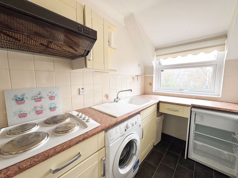 Additional image 4 of 2 bed flat for saleQueens Court, Grimsby DN34