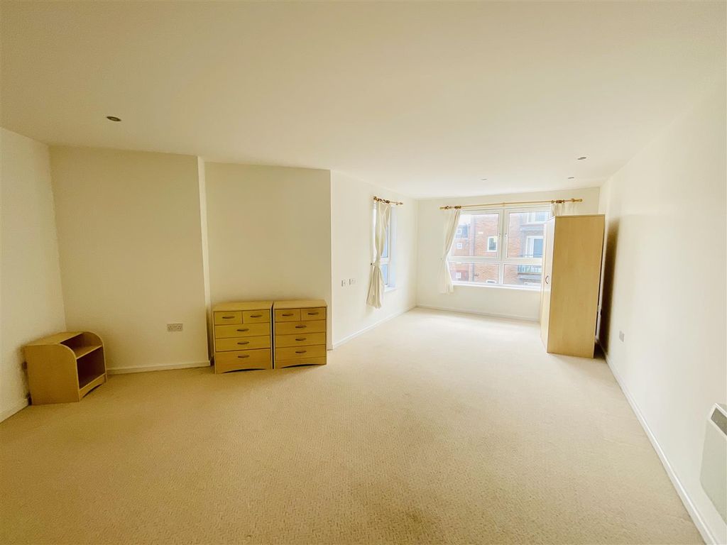 Additional image 9 of 2 bed flat for salePentre Doc Y Gogledd, Llanelli SA15