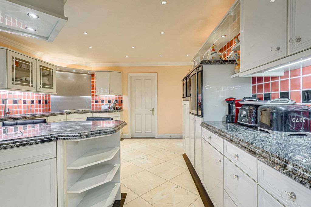 Additional image 24 of 4 bed detached house for saleVicarage Hill, Benfleet SS7