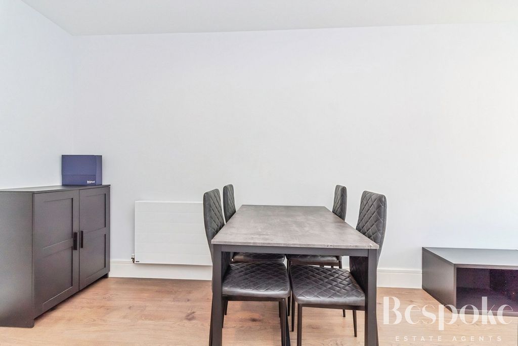 Additional image 10 of 2 bed flat for saleFairhaven Drive, Reading RG2