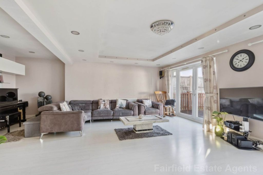 Additional image 14 of 4 bed semi-detached bungalow for saleSt. Georges Drive, Carpenders Park, Watford WD19