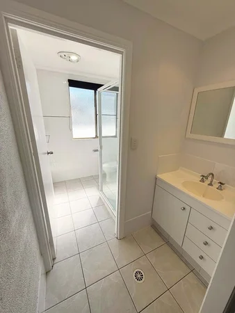 Additional image 8 of 7/445 Esplanade, Torquay QLD 4655