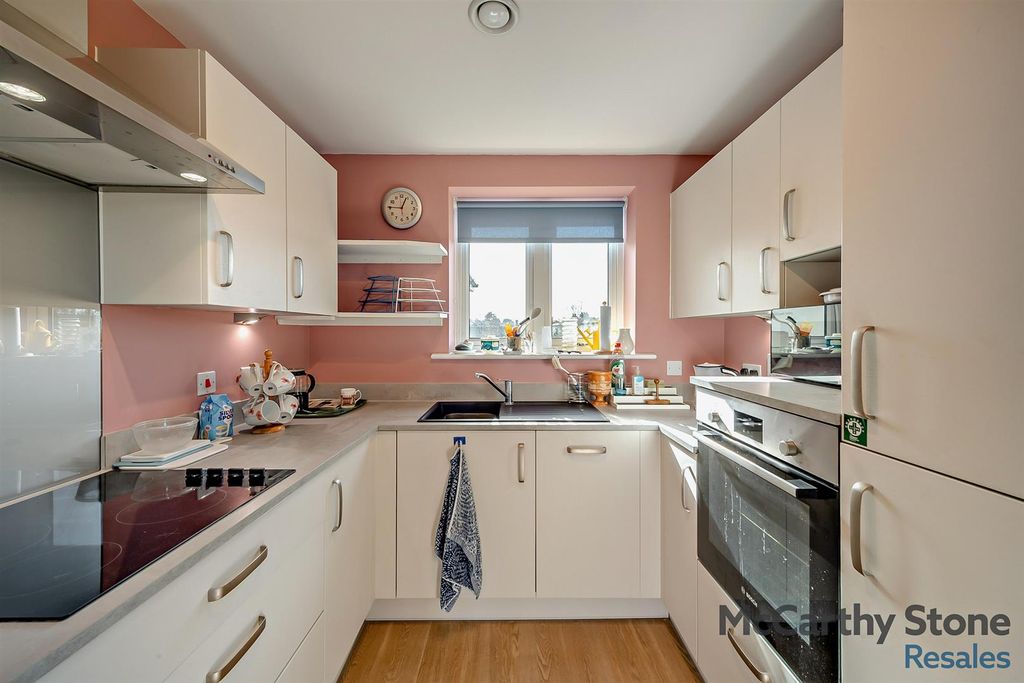 Additional image 5 of 2 bed flat for saleGordon Court, Flood Lane, Bridport DT6
