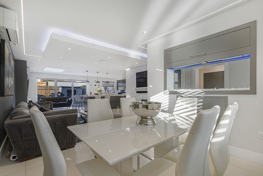 Additional image 7 of 4 bed semi-detached house for saleEdwin Close, Bexleyheath DA7