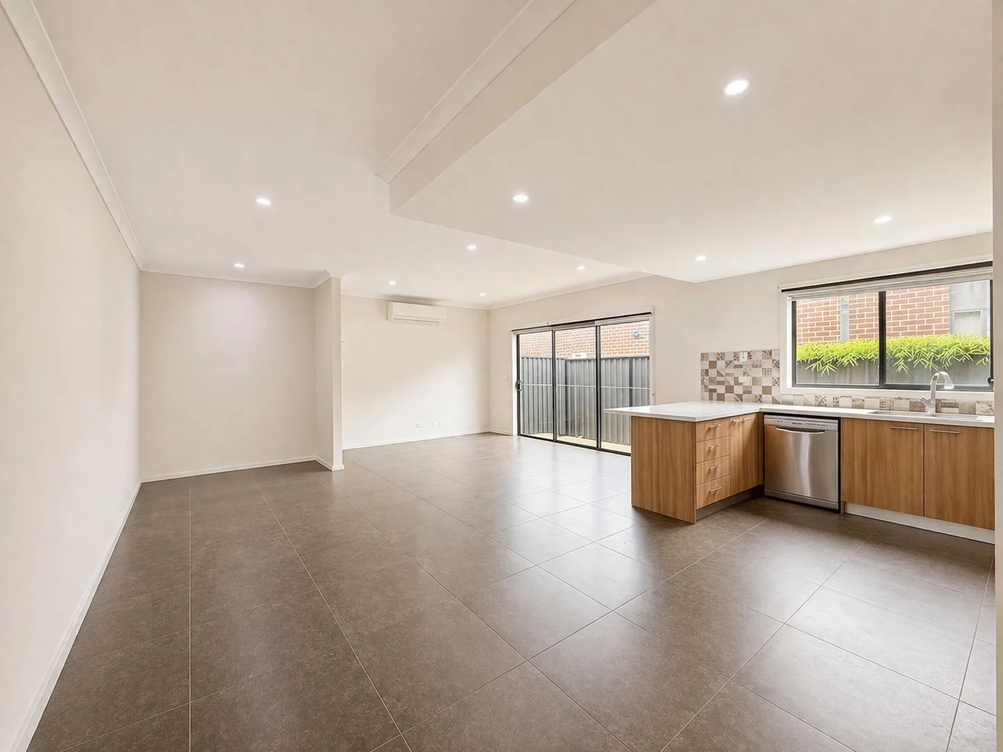 Additional image 6 of 10 Kangaroo Rd, Craigieburn VIC 3064