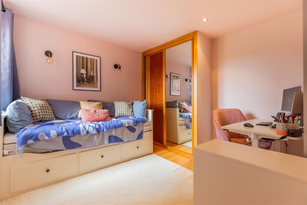 Additional image 11 of 2 bed flat for saleMagretian Place, Cardiff Bay CF10
