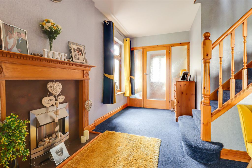 Additional image 6 of 3 bed detached house for saleHaresland Close, Benfleet SS7