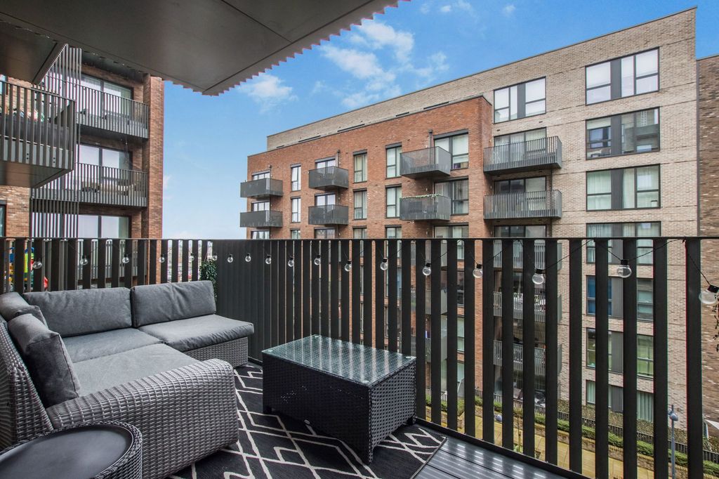 Additional image 9 of 2 bed flat for sale4, Regal Walk, Bexleyheath DA6