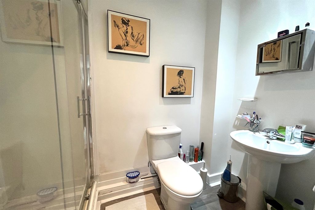 Additional image 7 of 2 bed flat for saleRoyles Square, South Street, Alderley Edge SK9