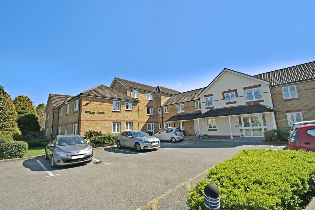 1 bed flat for saleMclay Court, Cardiff CF5