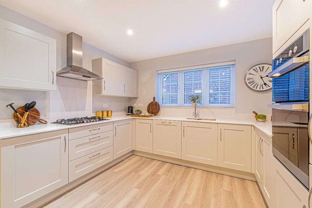 Additional image 2 of 5 bed detached house for sale"The Roydon " at Ackender Hill Sales Suite, Alton GU34
