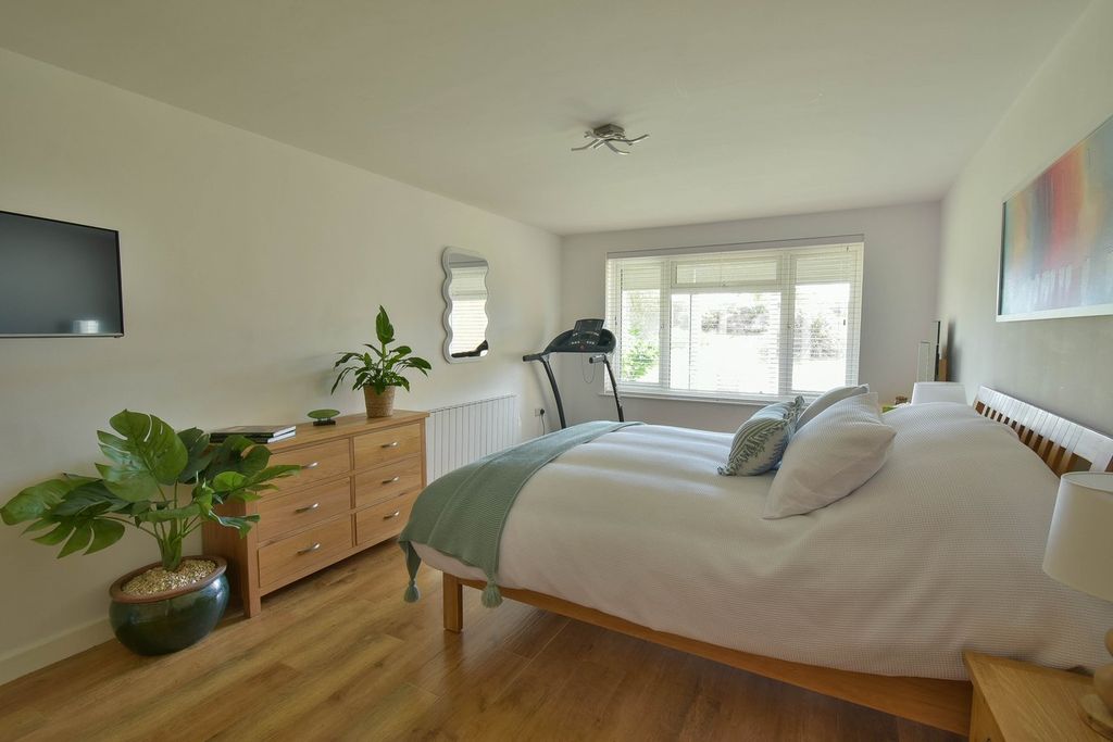 Additional image 8 of 3 bed flat for saleWest Parade, Bexhill-On-Sea TN39