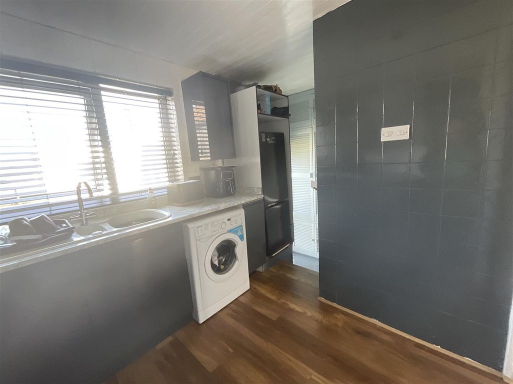 Additional image 10 of 2 bed flat for saleHigh Street, Llanelli SA15