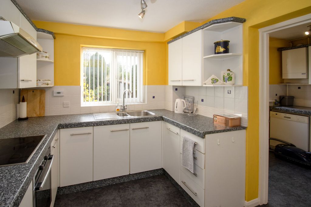 Additional image 6 of 4 bed detached house for saleOrchard Close, Alresford SO24