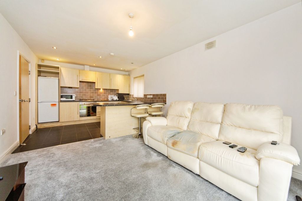Additional image 5 of 2 bed flat for saleNew Chester Road, Birkenhead CH42