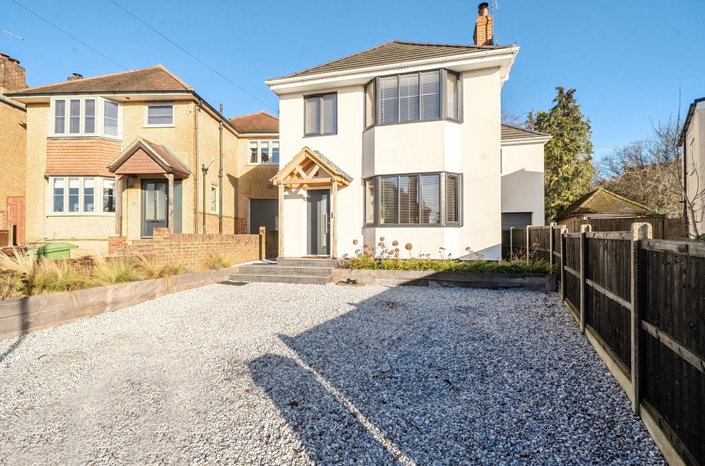 Additional image 4 of 4 bed detached house for saleHighfield Gardens, Aldershot, Hampshire GU11