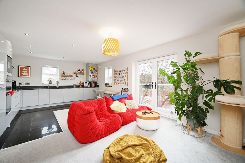2 bed flat for saleLime Tree House, Hunters Walk, Chesterfield S40 photo 4