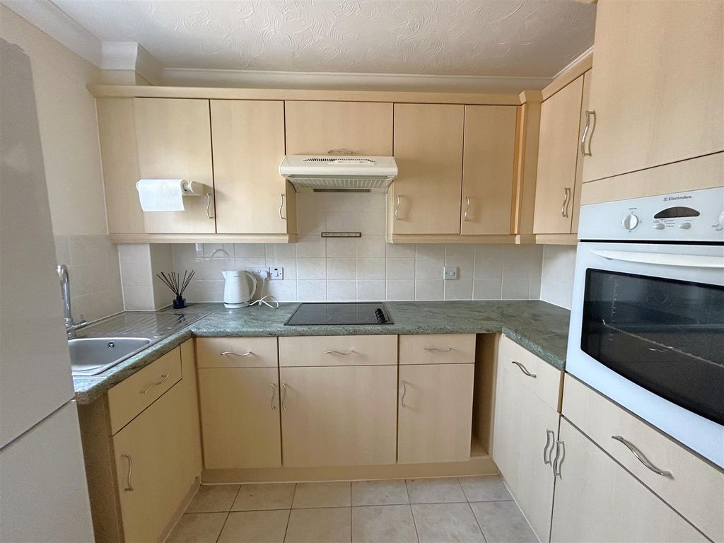Additional image 5 of 2 bed flat for saleSouth Street, Bridport DT6