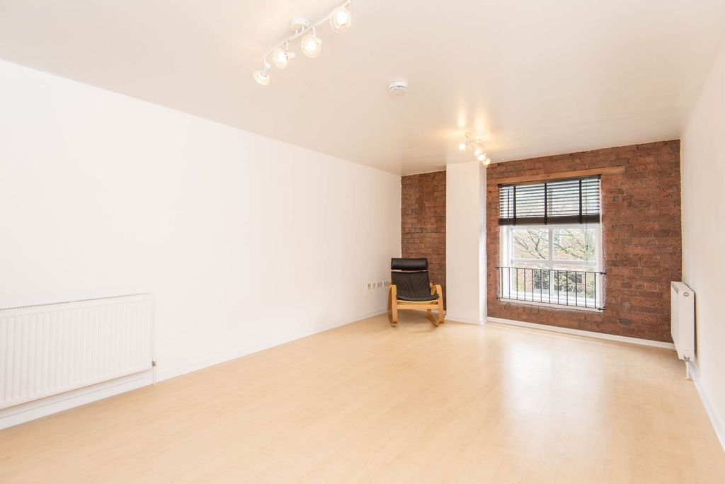 Additional image 5 of 2 bed flat for saleCamlough Walk, Chesterfield S41
