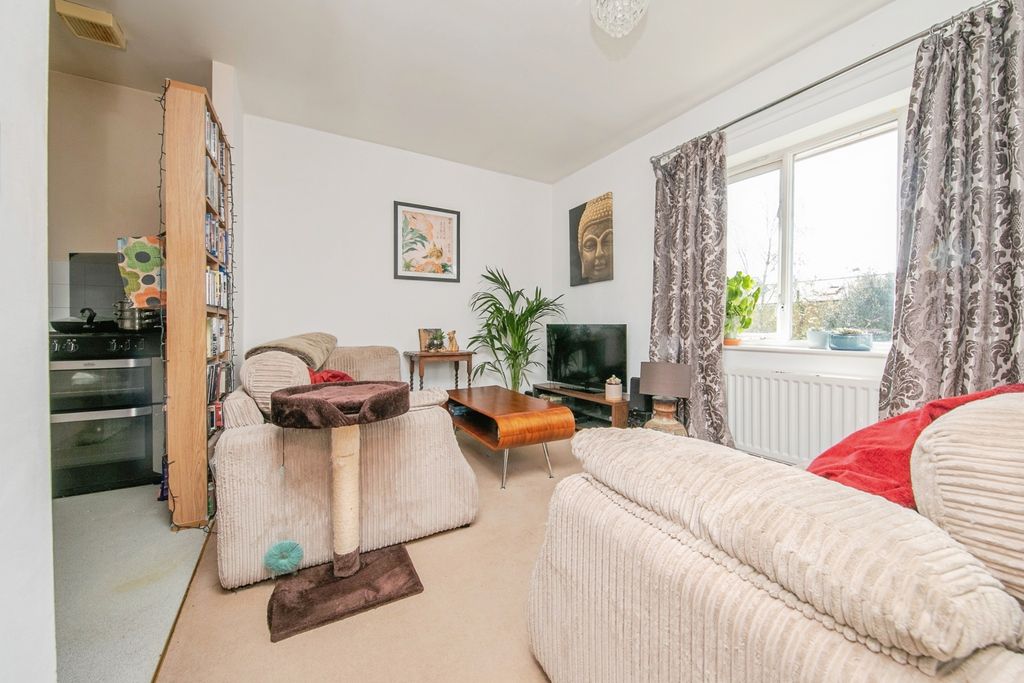Additional image 4 of 2 bed flat for saleGrant Rise, Woodbridge, Suffolk IP12
