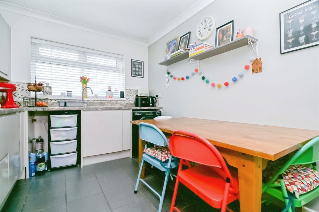 Additional image 3 of 2 bed flat for saleBarrians Way, Barry CF62