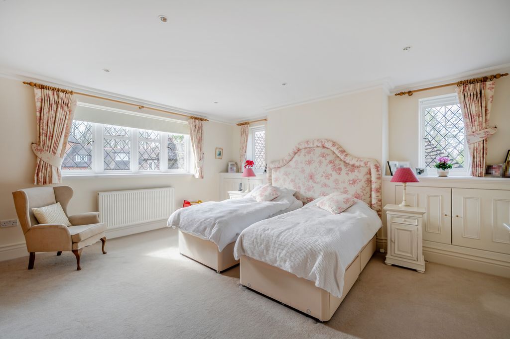 Additional image 5 of 3 bed flat for saleHolly Hill Drive, Banstead SM7